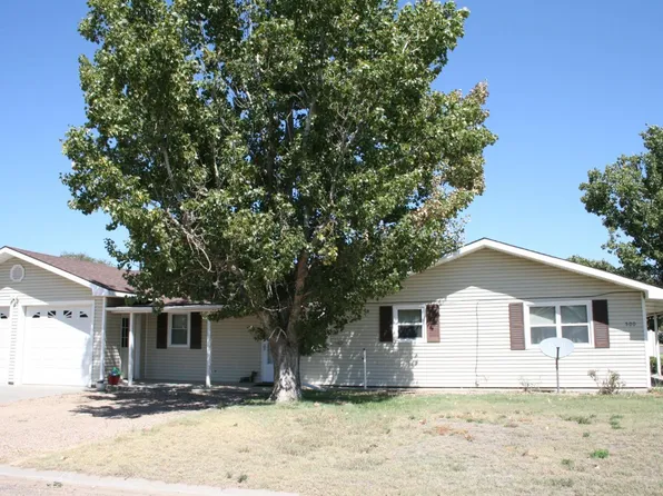 500 S Shoshone Ct, Satanta, KS 67870