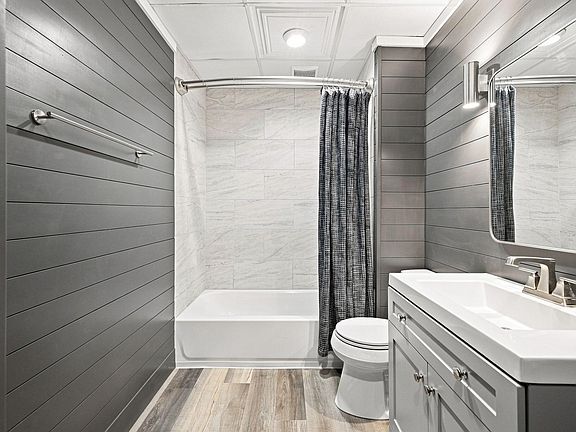 3rd image of 1131 Stringers Ridge Rd APT 1Y