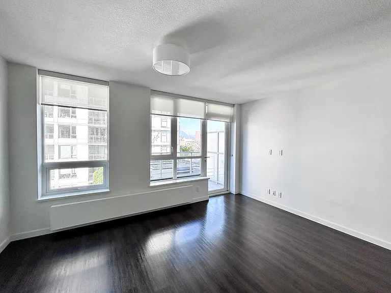 183 Georgia St E — Photo 61