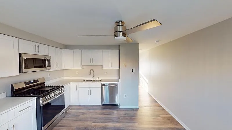 3 bed, 2.0 bath, $1,899 — Photo 2