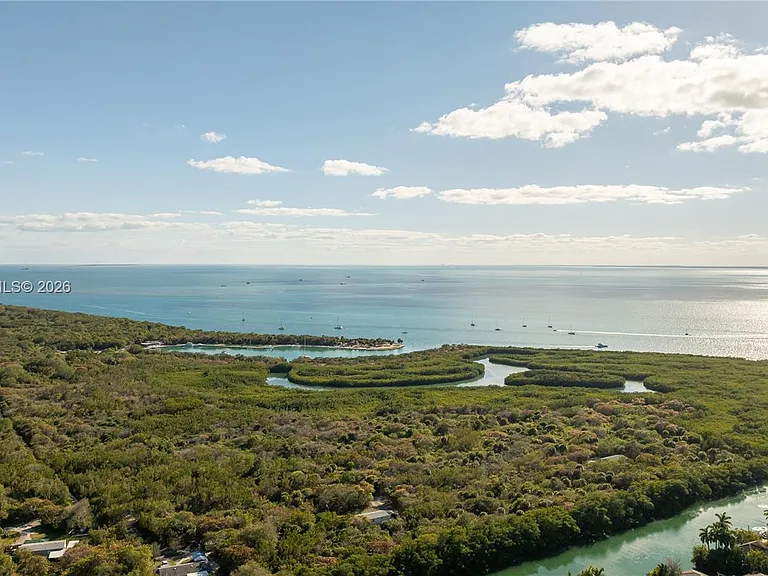 210 Sea View Dr #207 — Photo 39