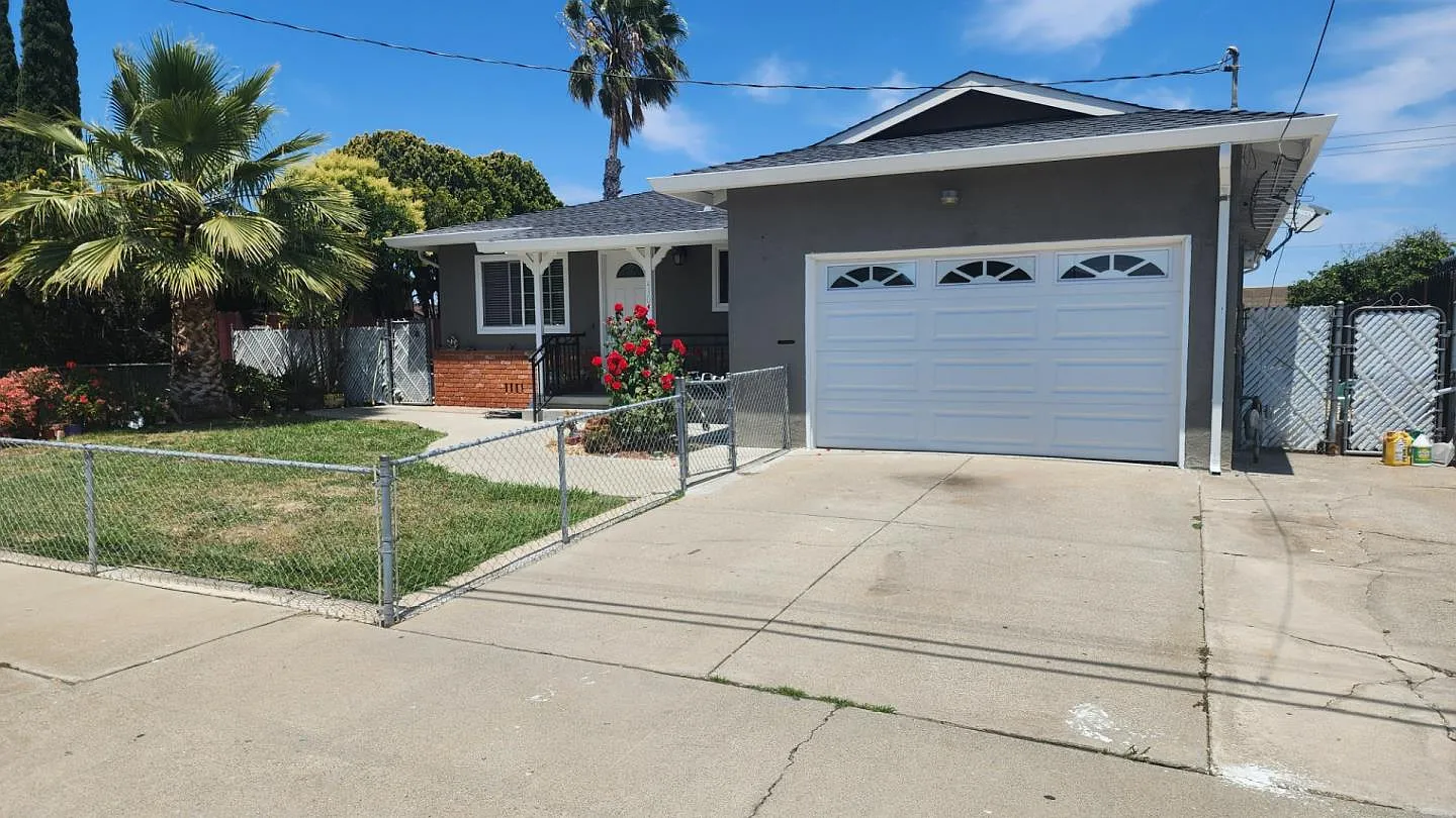 4304 Belle Dr photo 1