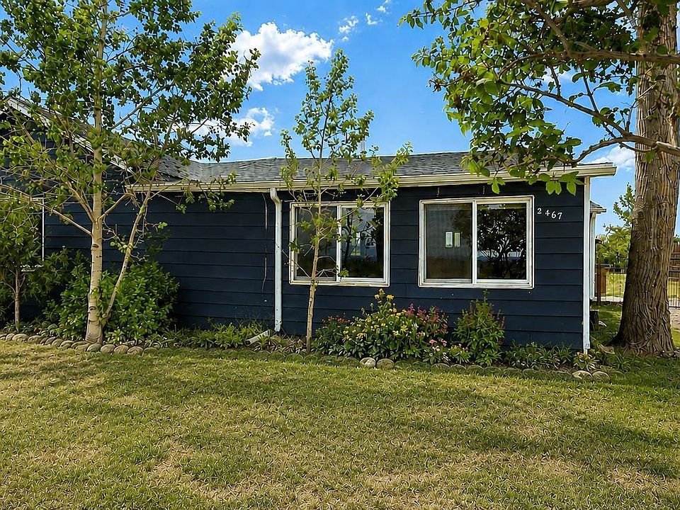 1st image of 2467 Riverside Dr