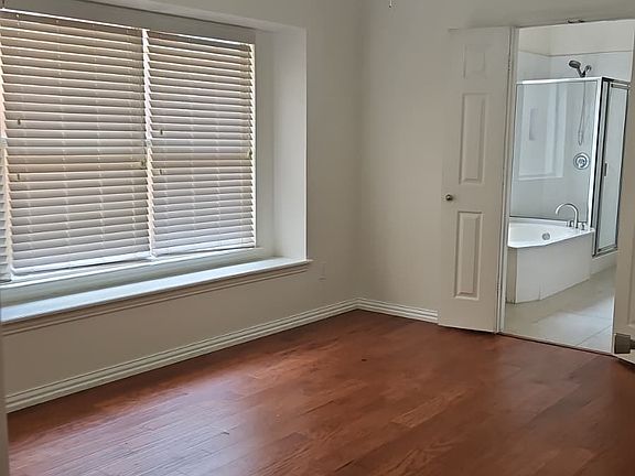 4th image of 1357 Riley Dr