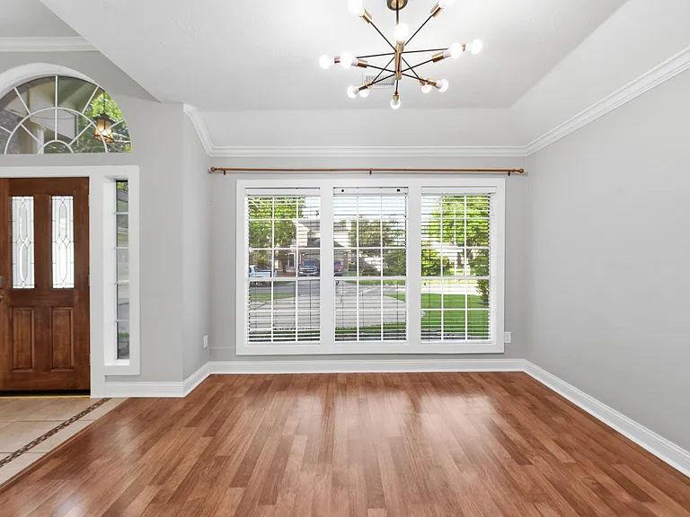 1813 Oak Wood Dr E — Photo 19