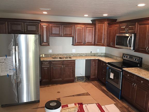Custom Granite & SS Appliances