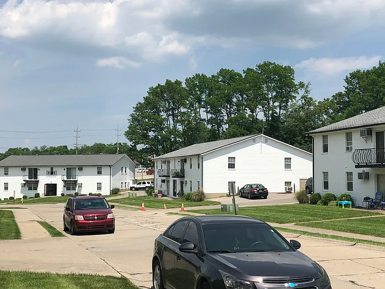 Willow Run Apartments — Photo 22