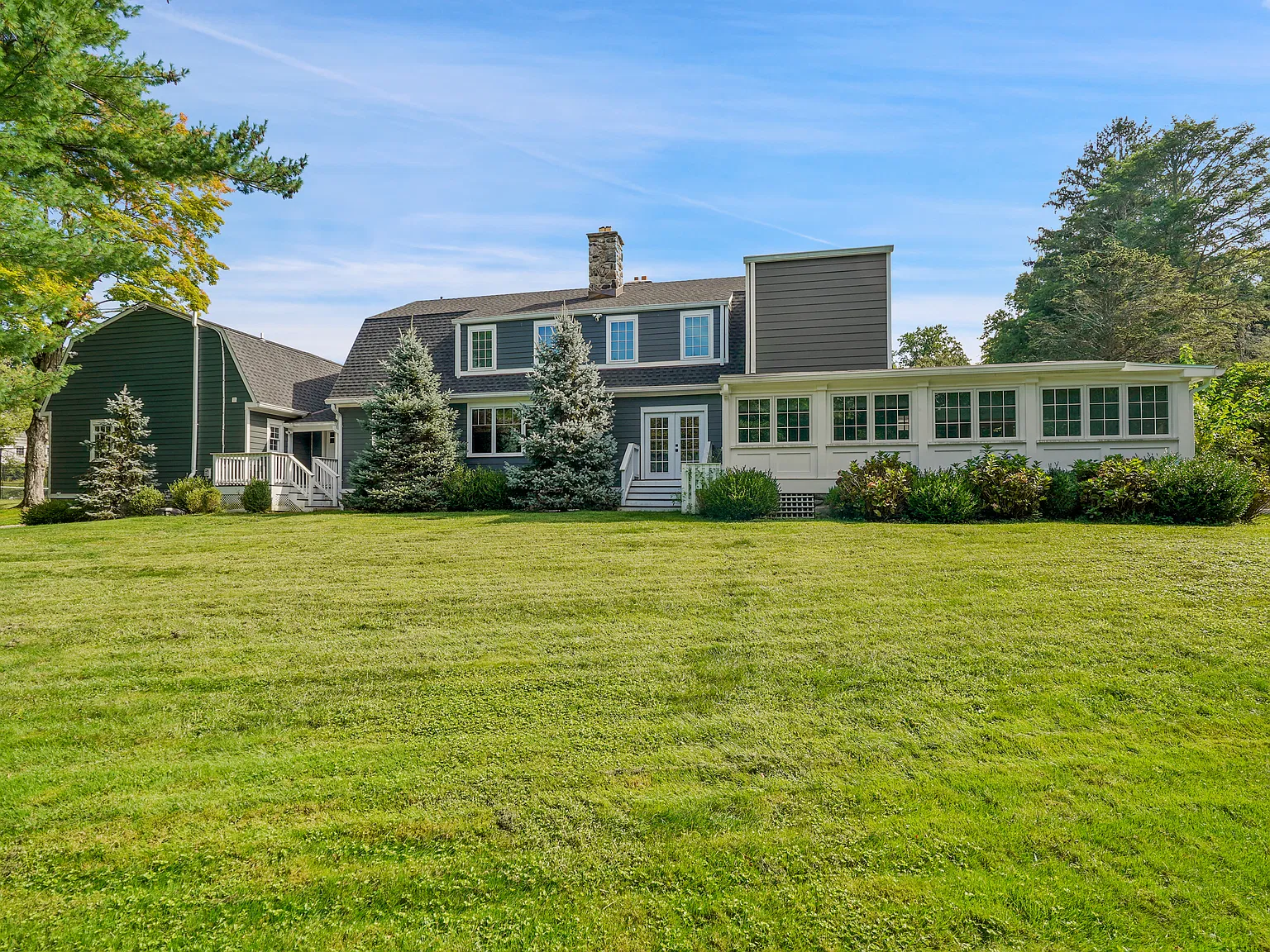 5 bed, 4.5 bath, 5221 sqft, $31,500 — Photo 1