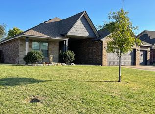 1722 Robin Dr, Woodward, OK 73801