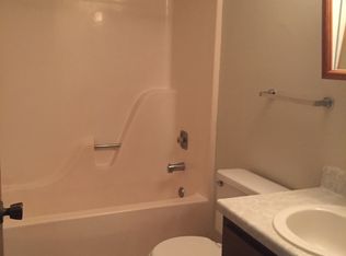 3408 37th Ave APT 1, Moline, IL 61265