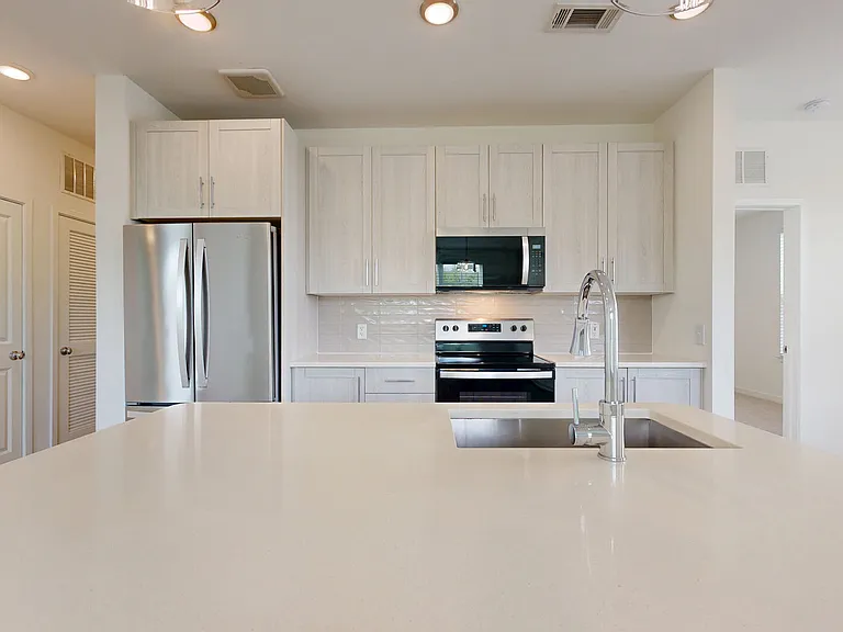 Essex Luxe Apartments — Photo 82