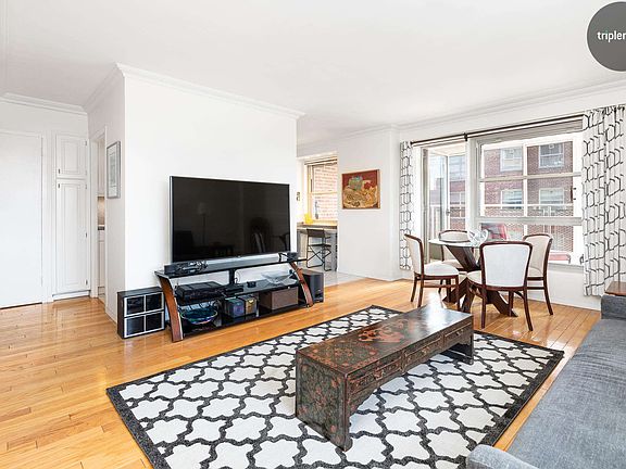 2nd image of 100 La Salle St APT 13G