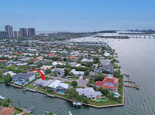 1050 Bimini Ln, Riviera Beach, FL 33404
