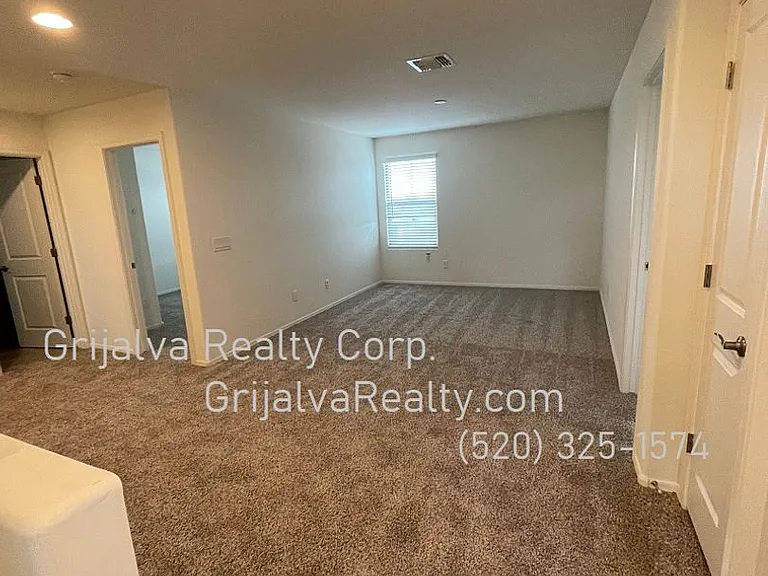 10677 W Harrigan Dr — Photo 8