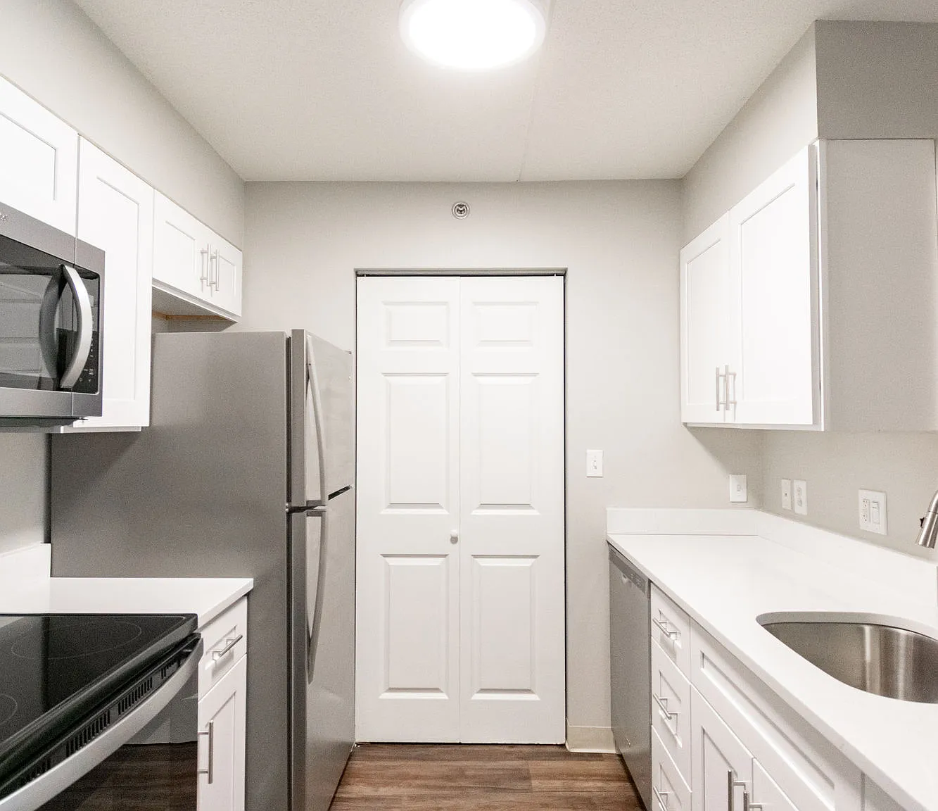 Cloverleaf Apartments — Photo 1