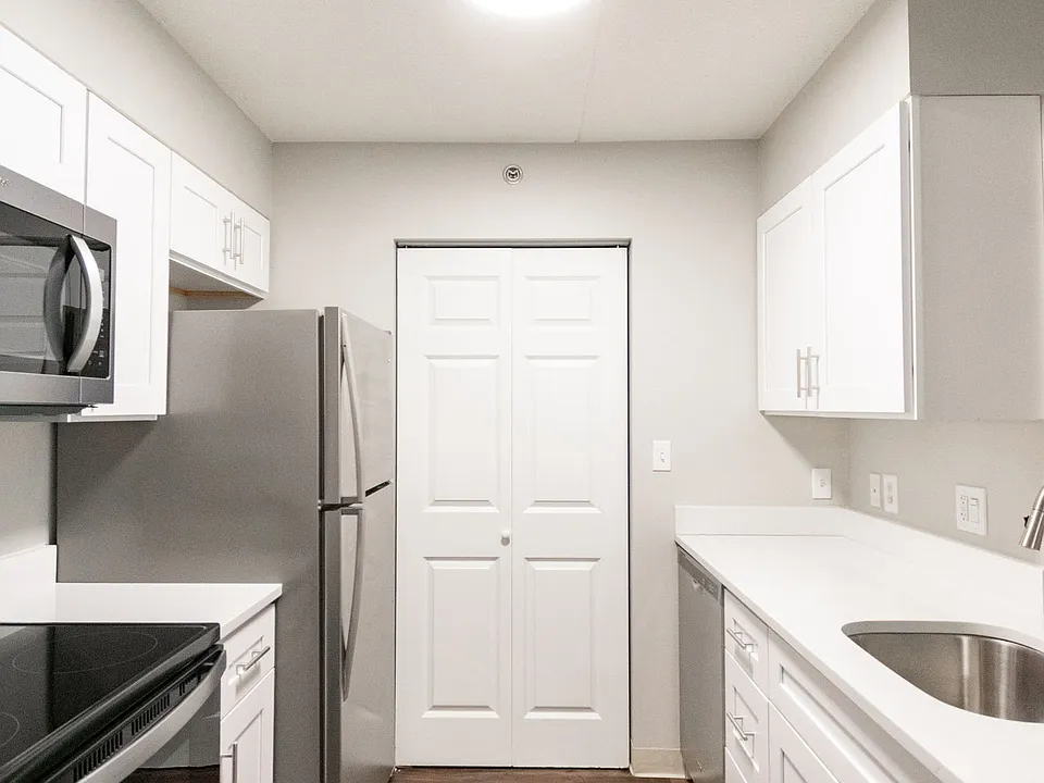 Cloverleaf Apartments