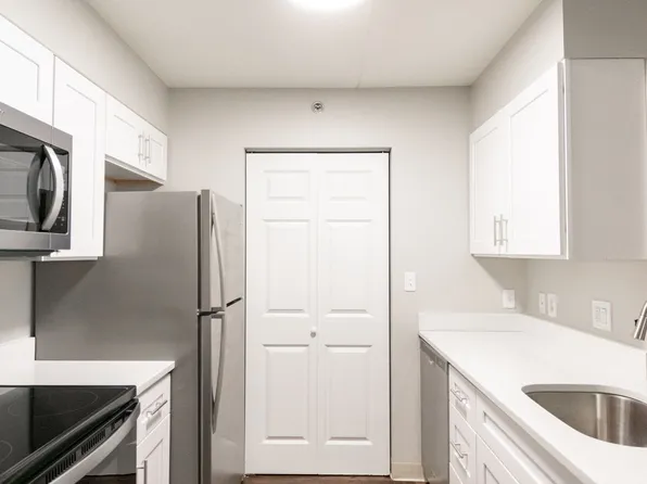 Cloverleaf Apartments