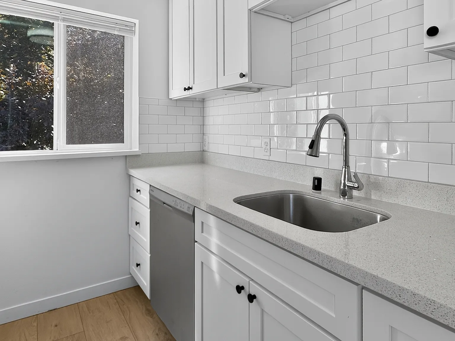 2140 SW Holden St, Seattle - B3 — Photo 2