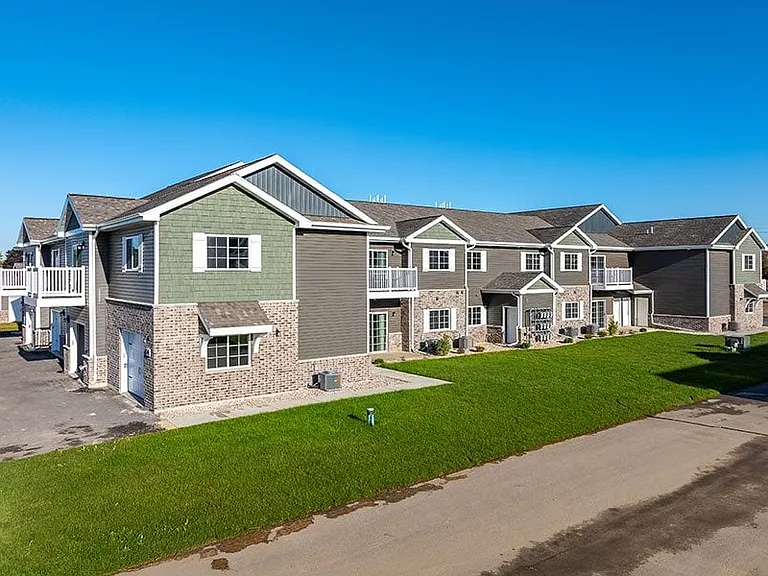 THE CROSSROAD COMMONS — Photo 16