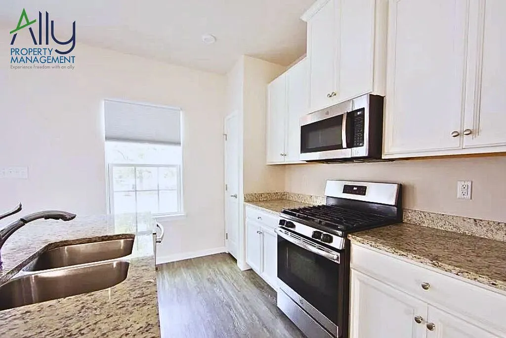 Pocoson Wood Court 2424 - 1 — Photo 2