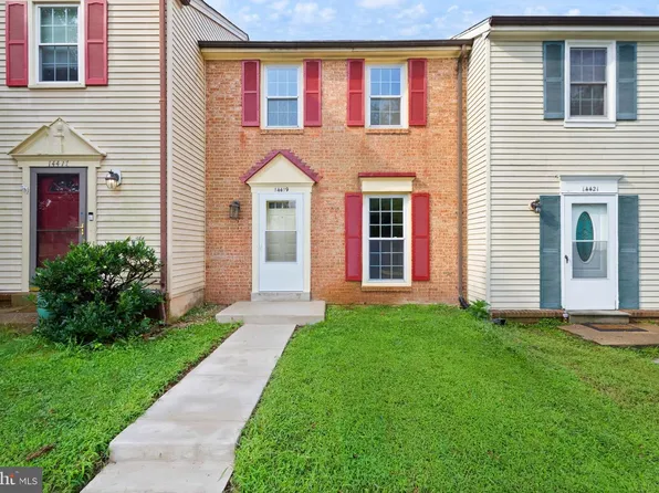 14419 Black Horse Ct, Centreville, VA 20120
