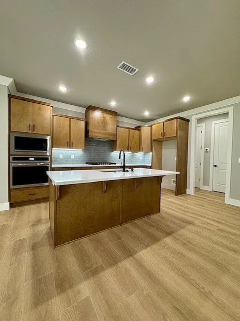 1700 Jensen Ave - 1 — Photo 2