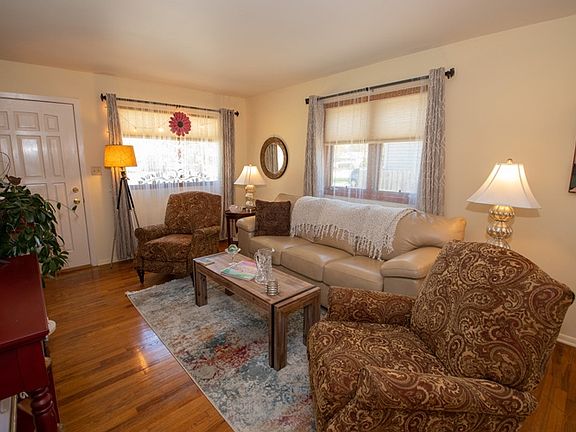 4th image of 1309 Chimes Blvd