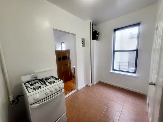 Rented by Douglas Elliman | media 14