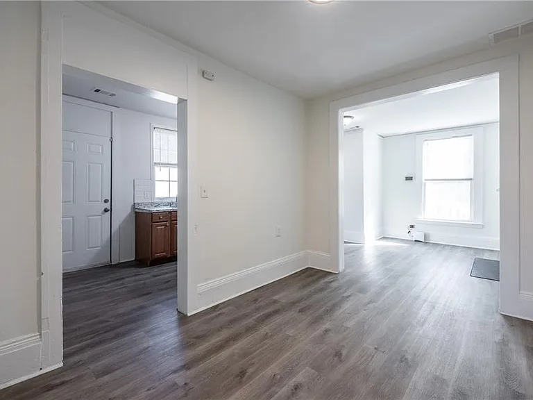 406 Paines Ave NW — Photo 9