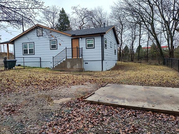 3rd image of 707 N 9th St