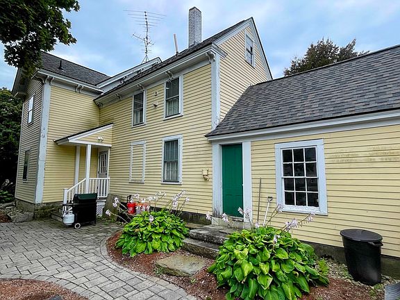 4th image of 46 Concord St