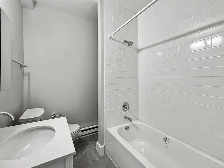 327-337 W Chestnut St — Photo 14