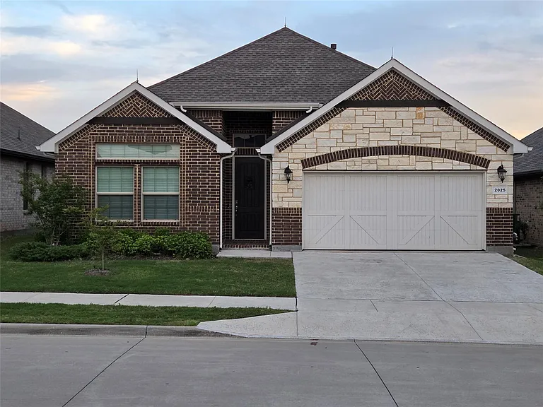 2025 Saint Andrews Way — Photo 1