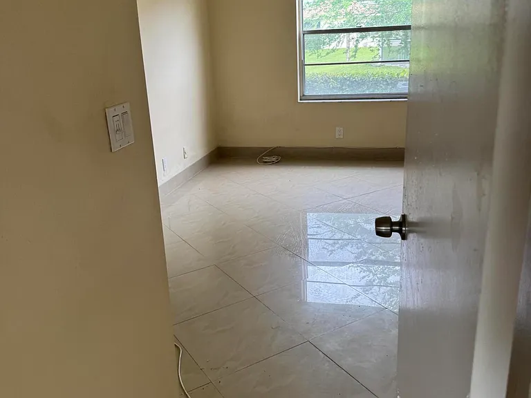 9921 Three Lakes Cir #9921 — Photo 42