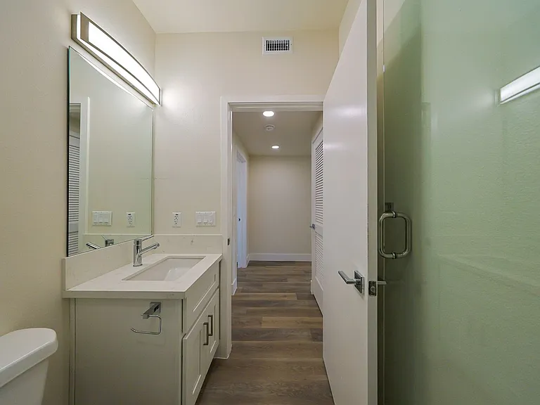 2712 Menlo Ave — Photo 20