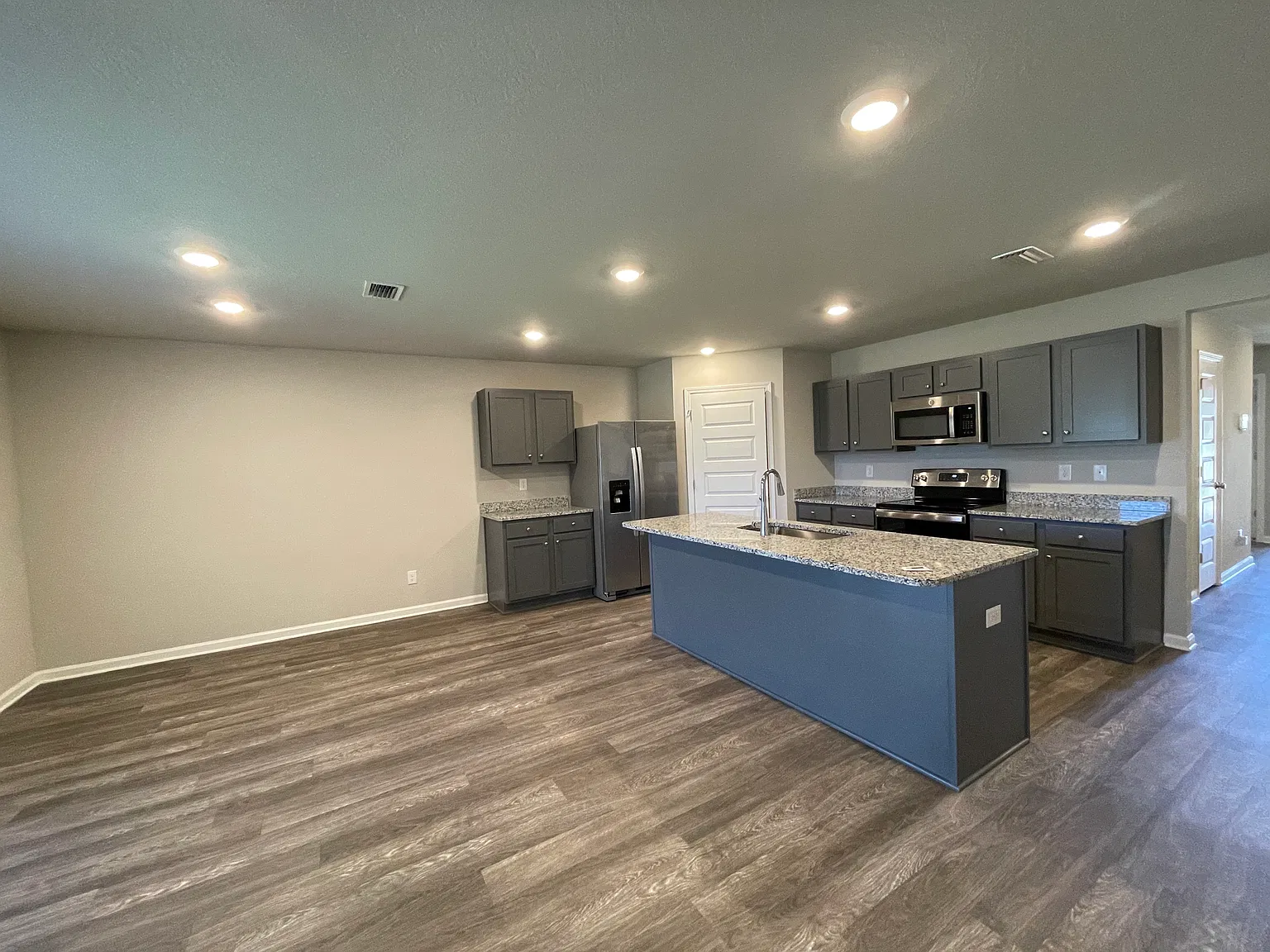 Available December 1st- 4 Bed /2 Bath Home In West Mobile! — Photo 4