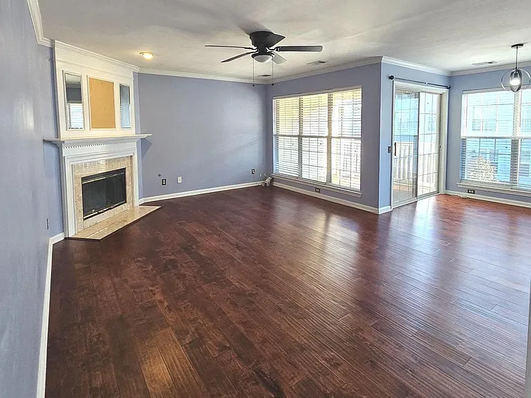 8202 Catbird Cir #202 — Photo 7