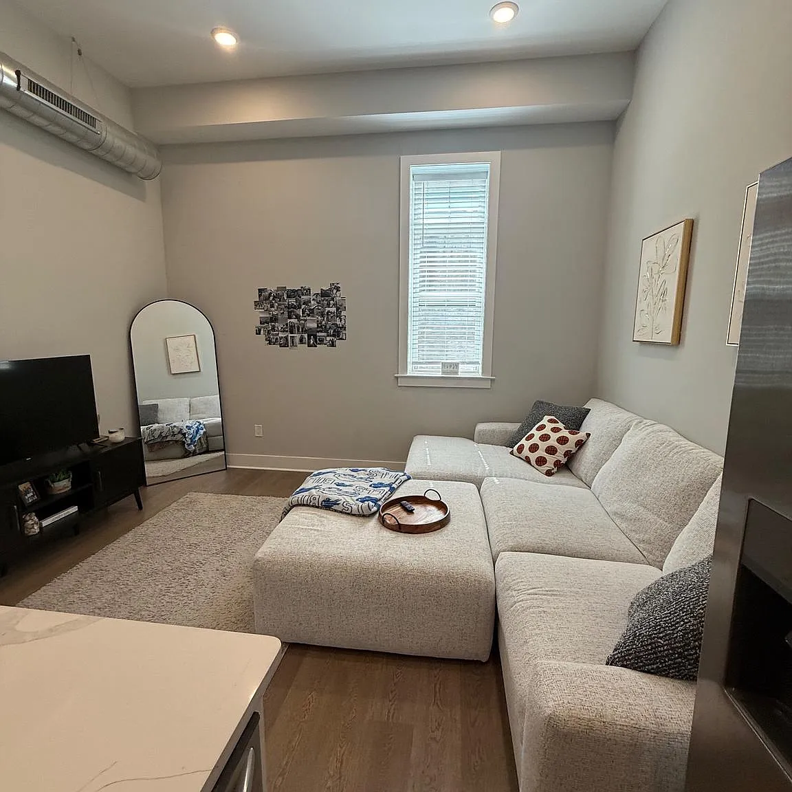 1 bed, 900 sqft, $1,640 — Photo 1