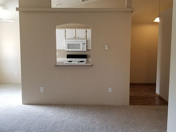 3rd image of 2405 N Cherry St APT 7