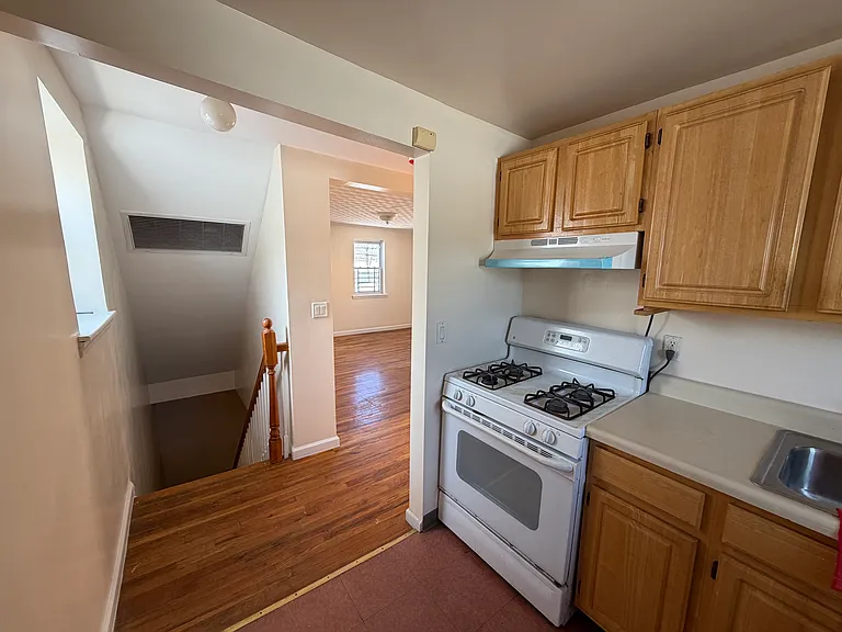 1342 New York Ave #1 — Photo 9