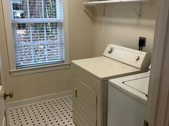 5th image of 1433 Grape St #A