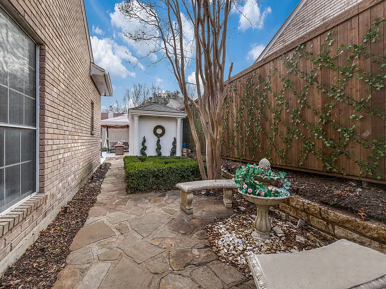 8414 Intrepid Ln — Photo 42