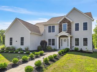 26 Hearthstone Ter, Orchard Park, NY 14127