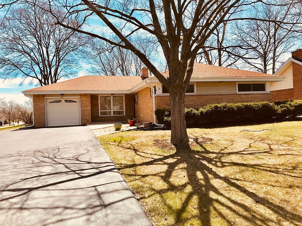 1st image of 5 W Leslie Ln