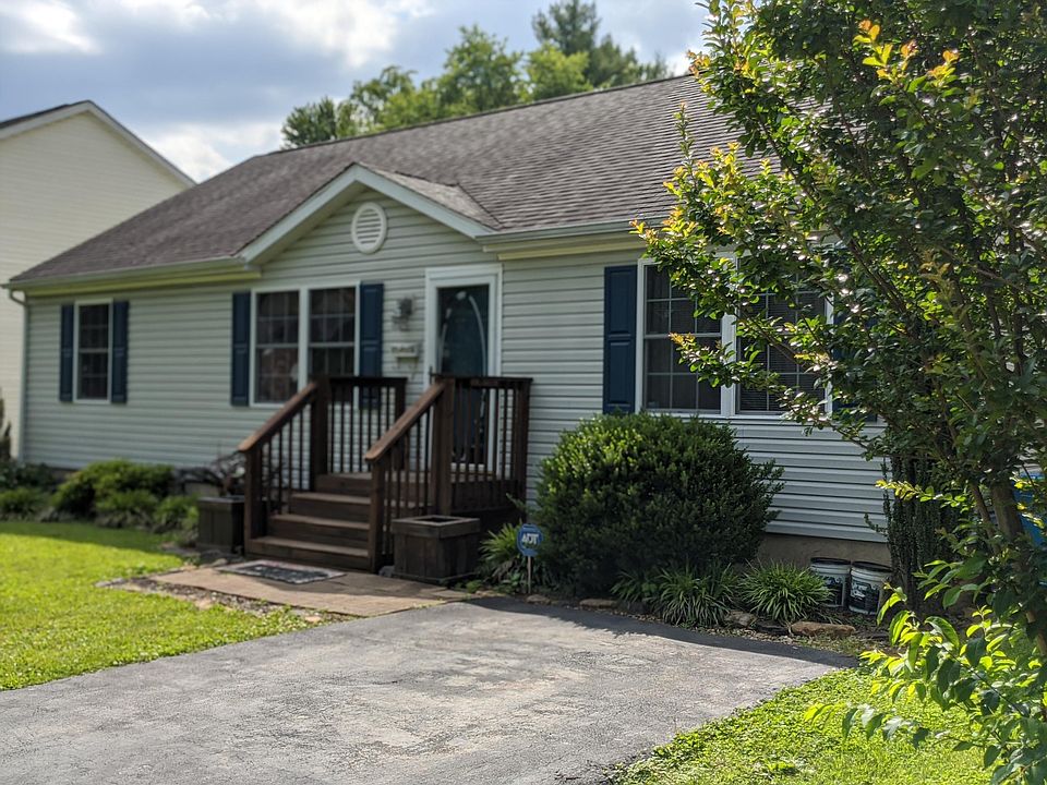 1st image of 2607 Churchill Dr NW