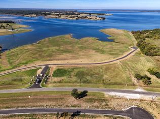 527 Lakeshore Ter, Windom, TX 75492