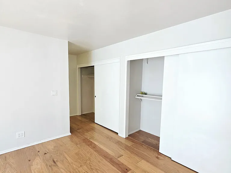 18410 Gifford St — Photo 12