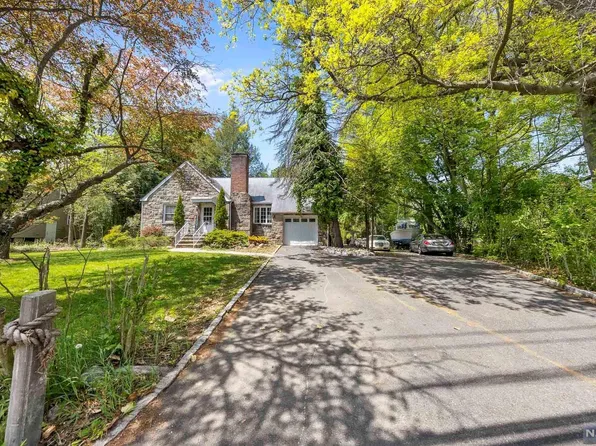 375 Livingston St, Norwood, NJ 07648