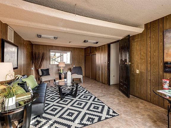 5th image of 4063 E E Street