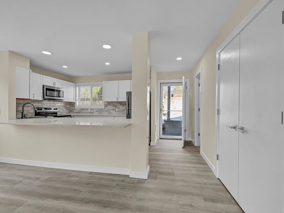 1st image of 113 Park Ave #15